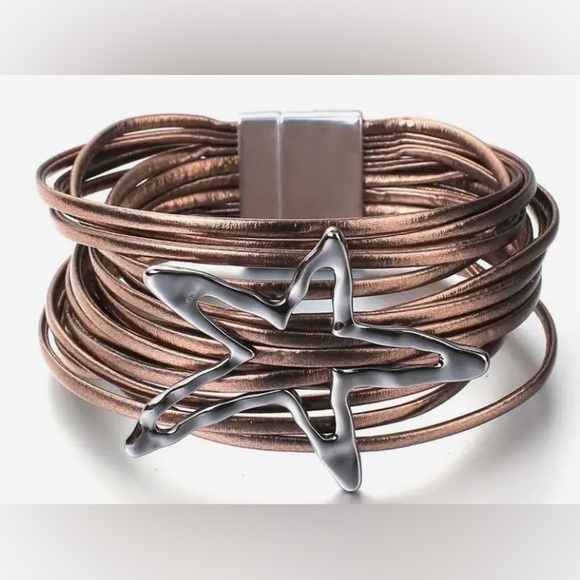 Jewelry - Leather Bracelet with Metal Star